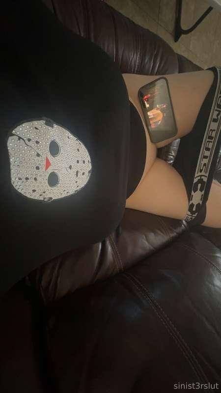 horror movies n chill w me?