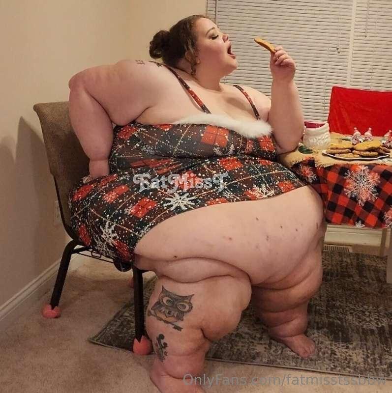 Belly is the biggest it's ever been!Just a little preview of..