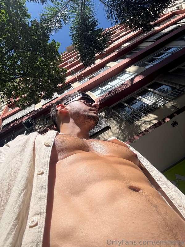 Is it getting hot or is it just me?🔥💦