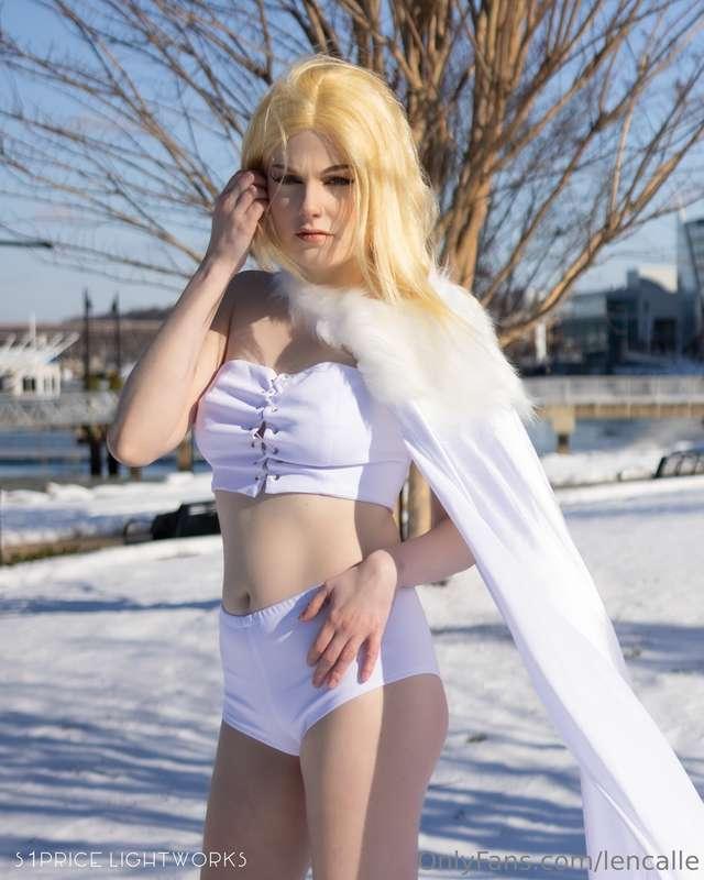 It’s a snow day!! I’m thinking of bringing out some cosplay ..