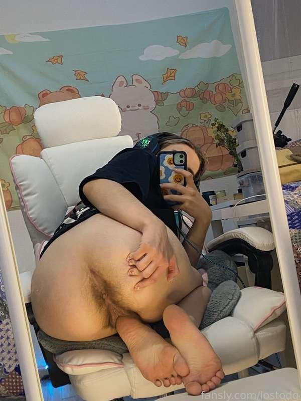 Ready to be fucked right on my gaming chair😈😈

#fyp #hairy #pussy #fatpussy #ass #asshole #butt #feet 