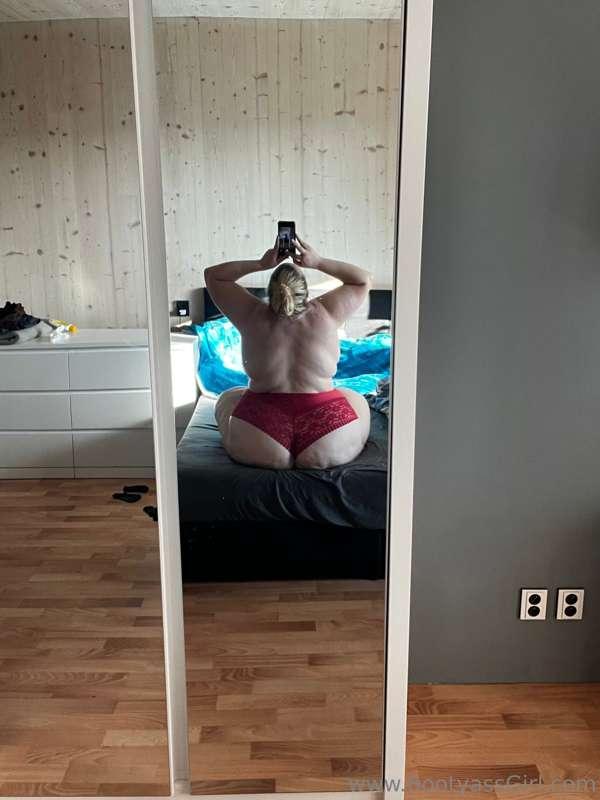 bootyassgirl image #2