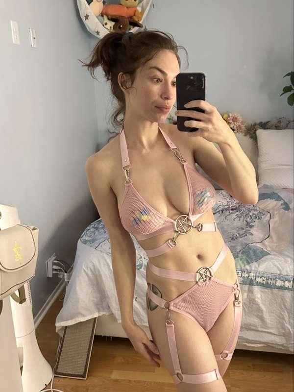 Lingerie Patreon Stream is cancelled sadly!! 