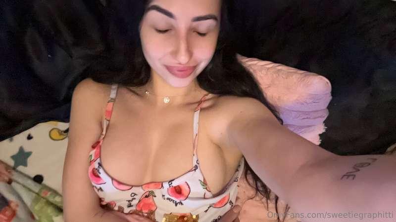 lay with me 😩😉