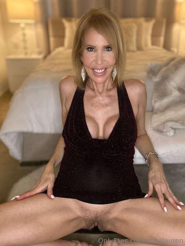 I'm in the mood to get naughty now. Wanna join me? 🙈🤤💦