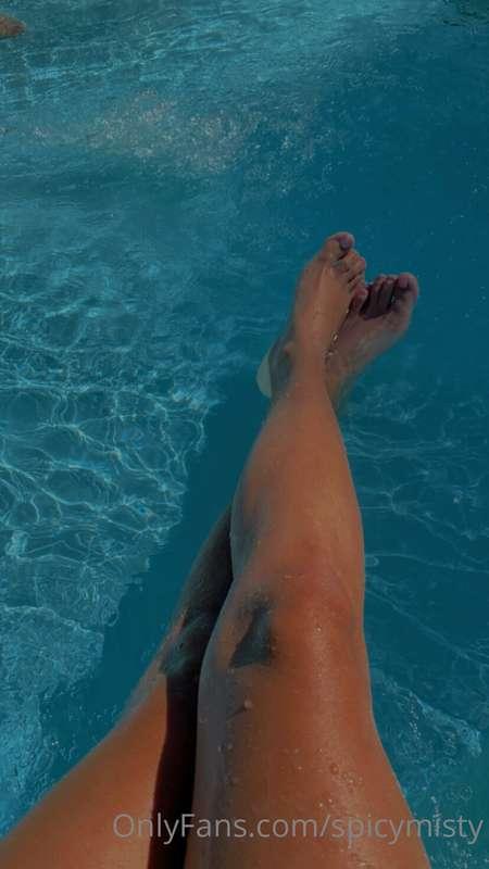 I love summer, wby? Let’s chat baby ✨