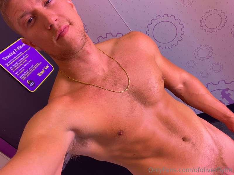 Stroking my big cock in the tanning bed and cumming all over..