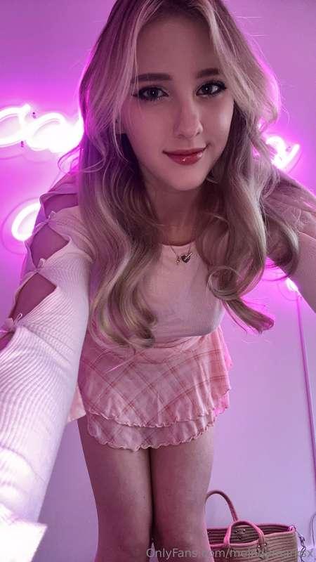 Pink is my signature color💘 What's yours?😍