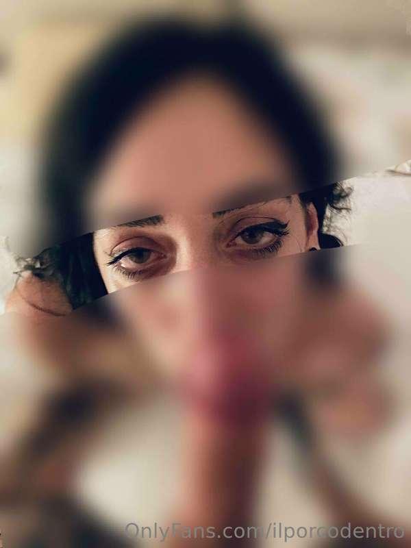 Apriamo le danze con un bel pompino della mia amica @brisens..