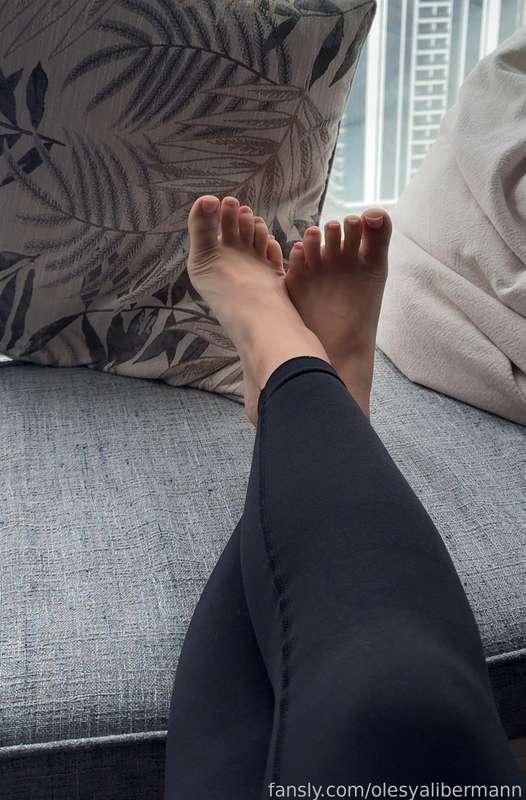 Can't wait to get my nails done 💅🏻 I miss my nail master so much :(

#feet