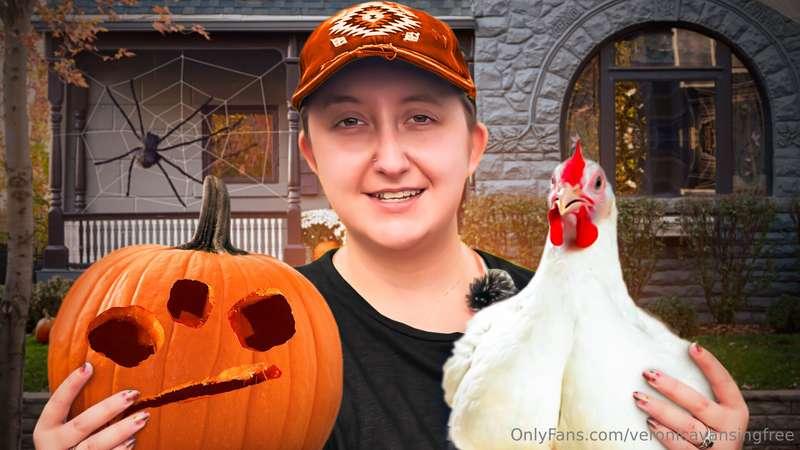 Chickens Carving a Pumpkin (Fail)Trying out the cutest trend..