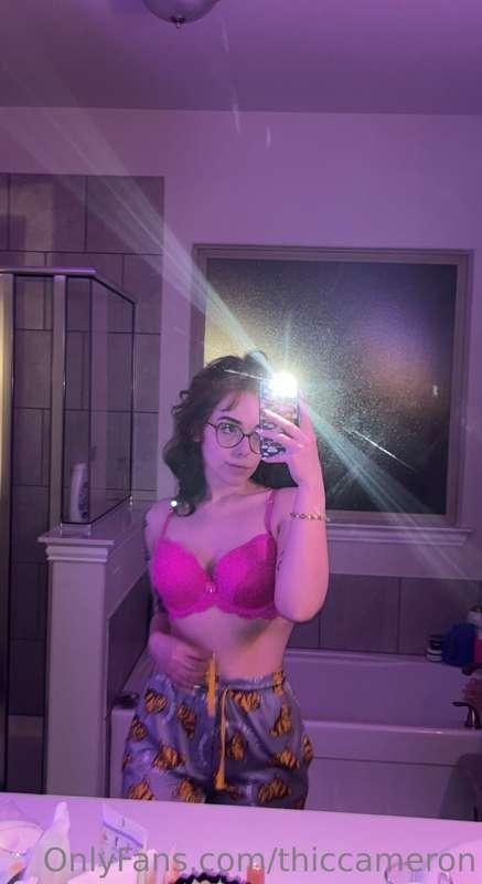 cute lil bras on my cute lil tittiesssss. i wanted to let u ..