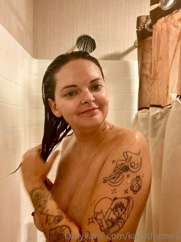 Who doesn’t love to see my massive tits in the shower! I nee..