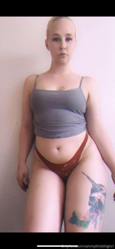 sammythickthighs1 main image