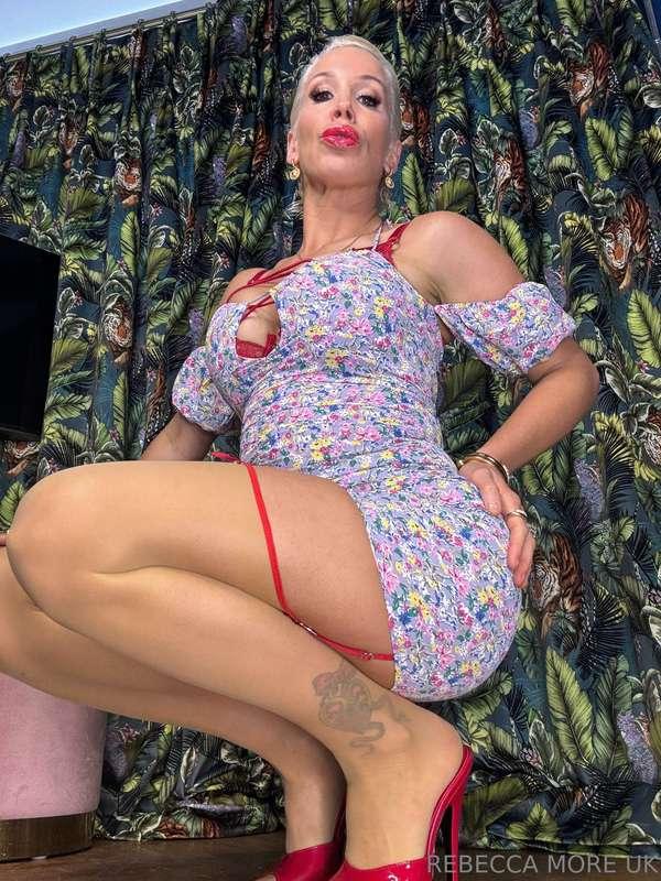 I'm your naughty neighbor, would you visit me? 😈
