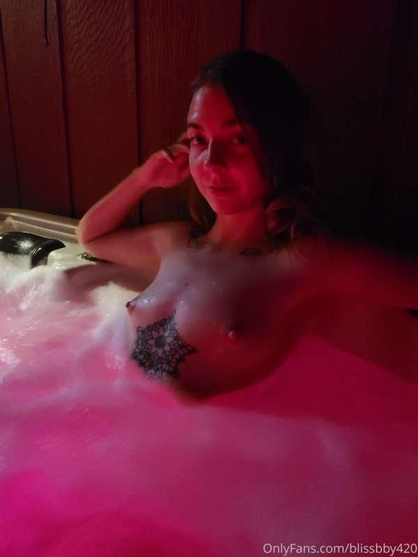 Just a quick midnight soak 🥴