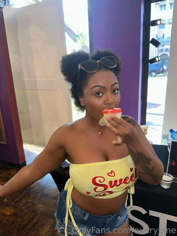 I’m just a sweet lil thang 🧁