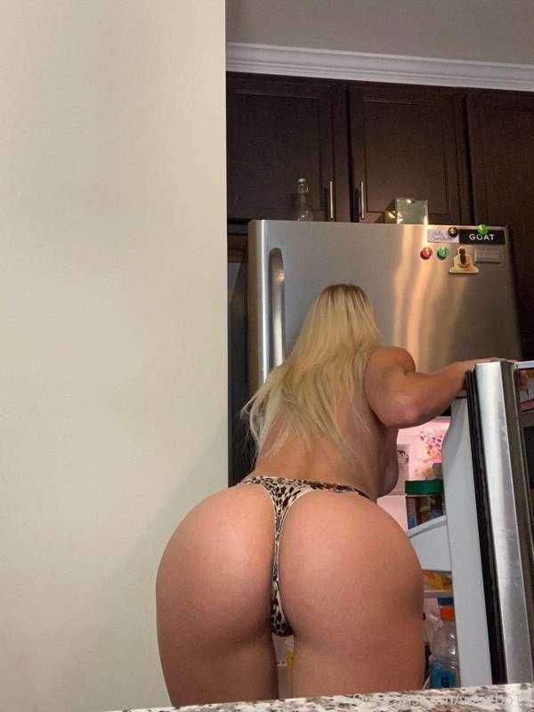 Dime amor, ¿De dónde vas a comer? ¿De la nevera o de mi 🍑🍑? ..