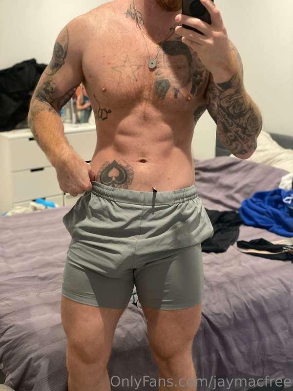 These shorts show off my curves 😌