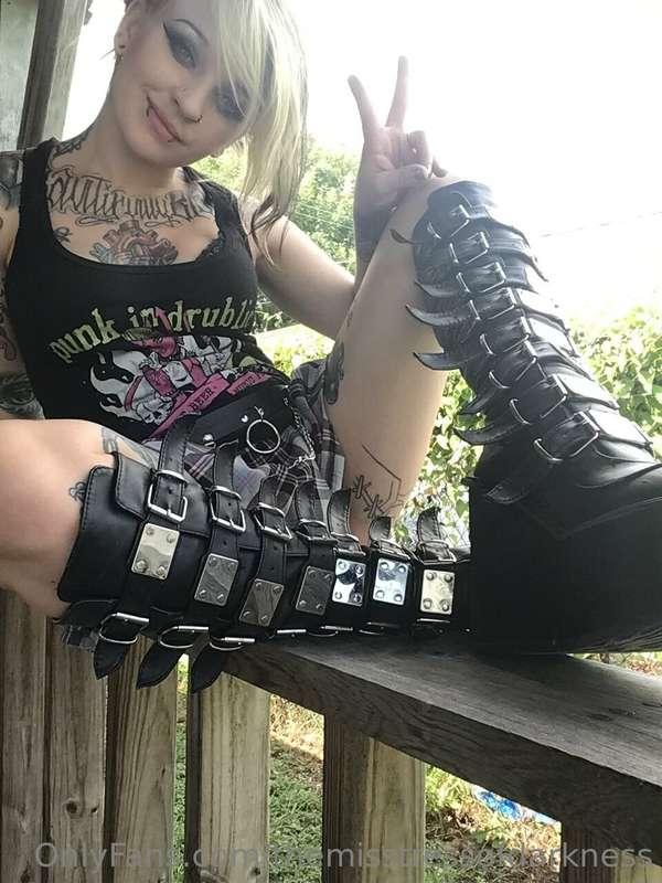 themisstressofdarkness image #3