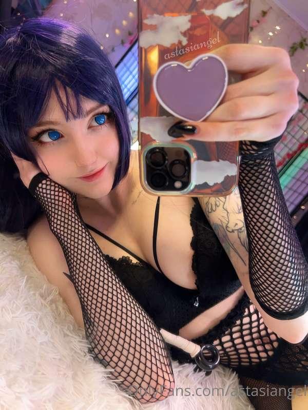 I am preparing very hot photos for you in this cosplay :3 Hi..