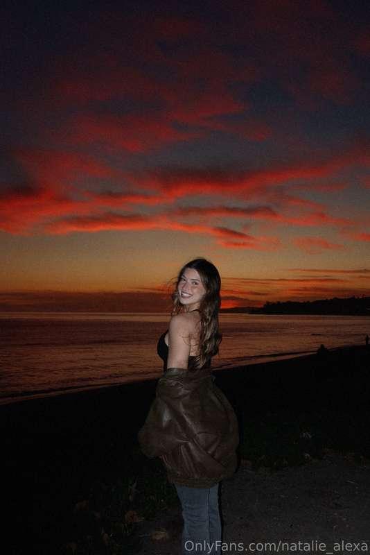 who likes sunsets here? 🌇