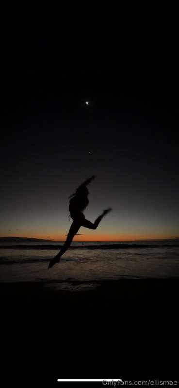Let the silhouette tell the story 