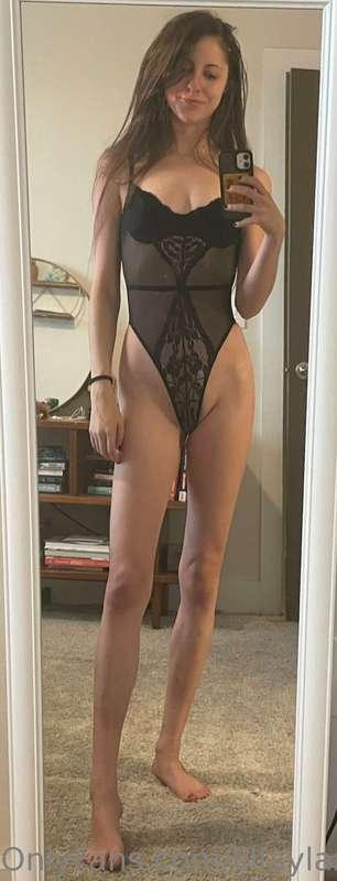 do you like my new outfit? 😊