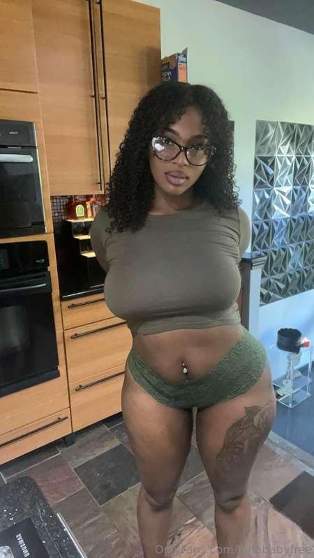 Content ideas 💡 who do you wanna fuck first?