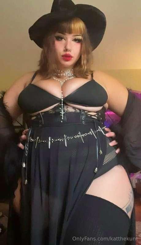 Something wicked this witch will do😈