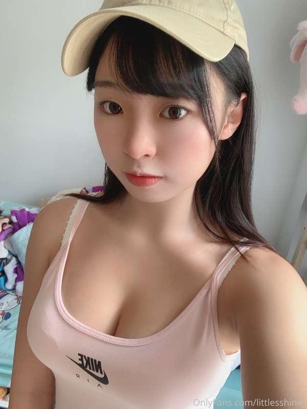 Summer day!!🌻 It’s extremely hot....☹️