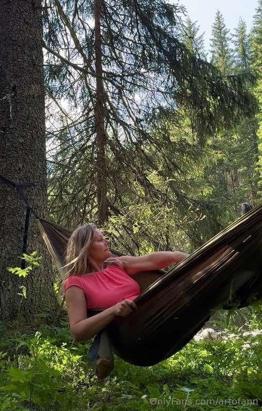 Skogen snakker til meg 🧚‍♀️ Disse øyeblikkene i harmoni med ..