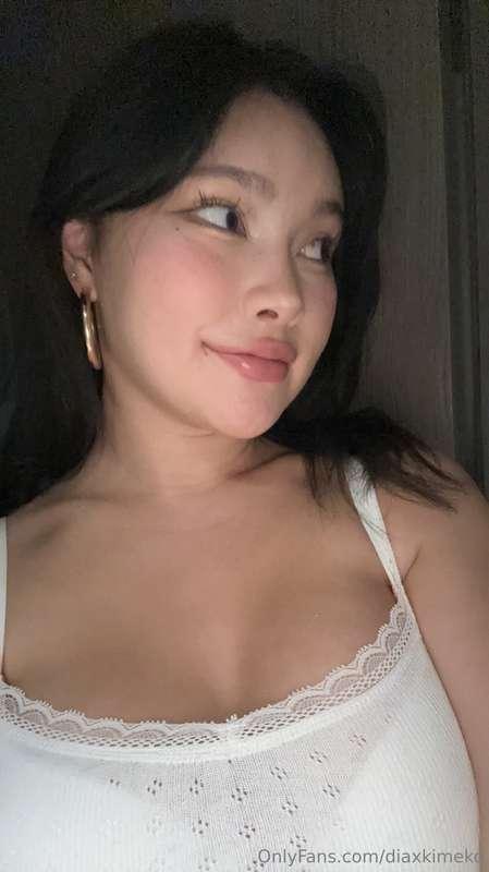Waiting for you in my dms!!👀