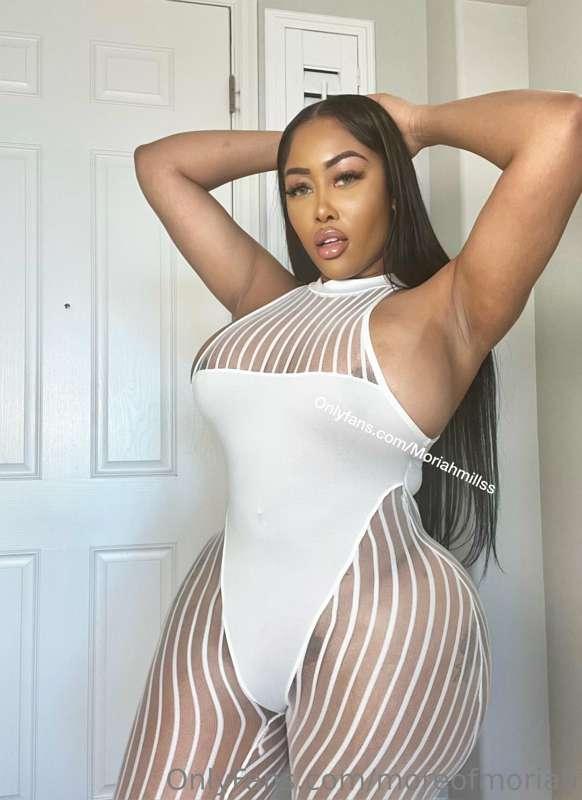 Hell yes💋 I know you want a kiss but where?