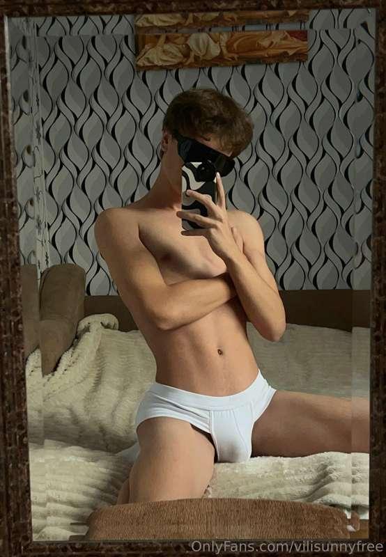 Jump to the bed I'm all yours 😇