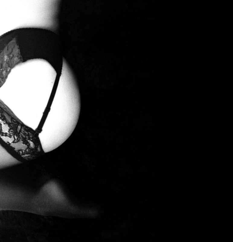 Sensuality and lace are an art that together are always wond..