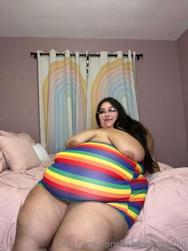 ssbbwleighton image #3