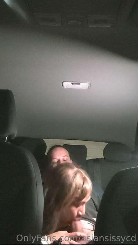 PREVIEW CAR FUN - FONDLING, KISSING AND MUTUAL ORAL WITH 26y..