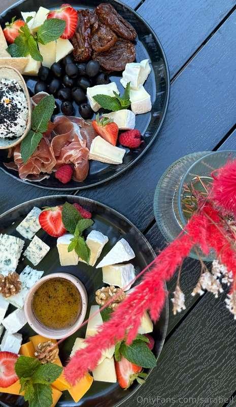 Cheese plates are not only tasty, but also a visually appeal..