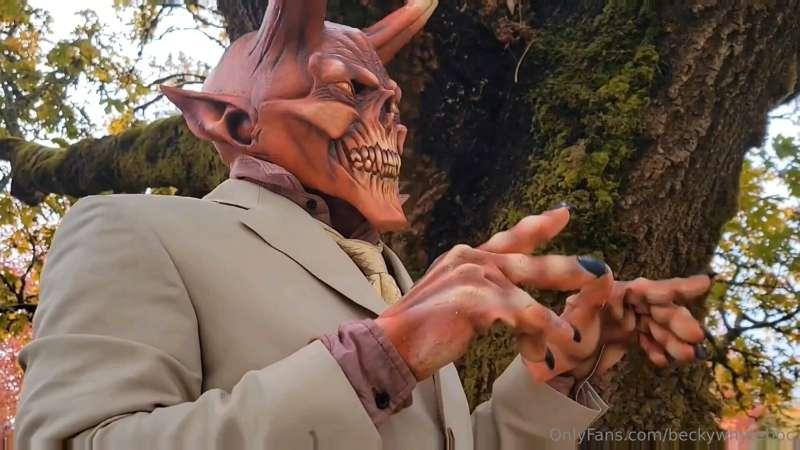 WOULD YOU LOOK LIKE THIS FOR AN IRRISISTABLE DICK?
