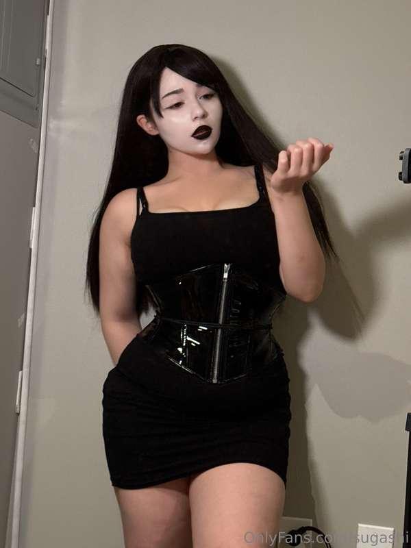 blowing you kisses but i'm dressed to kil* 💋