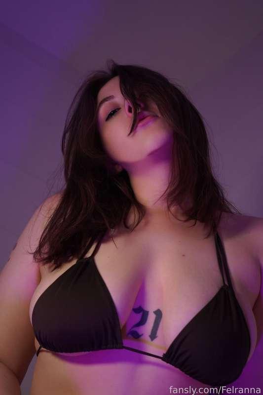 Ready for bikini day?💜

#bikini #bigtits #waifu #tattoo #alternative #egirl #busty #booty #plussize #curvy 