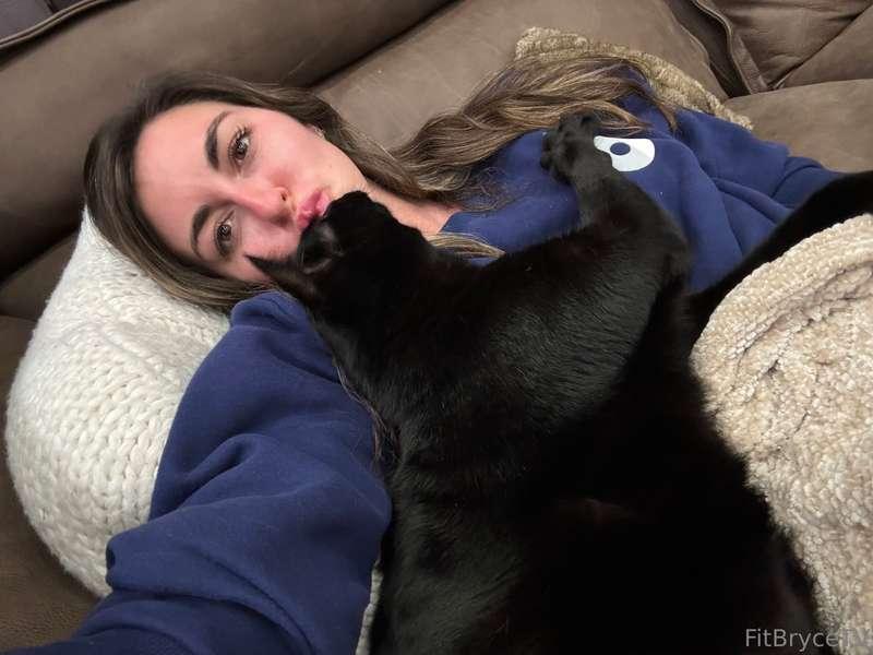 Simon cuddles 💕