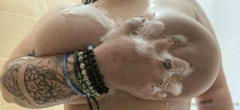 I'm online right now ;) DM me so i can drain your cock!
