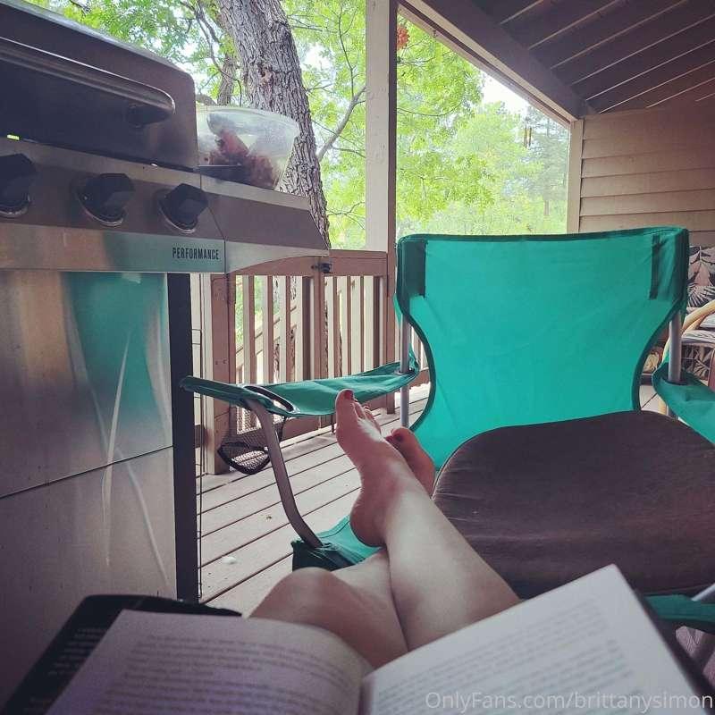 Breakfast: 1:01pm 🍳
BBQ: Beef Ribs and Mushrooms🍖
Book: Midn..