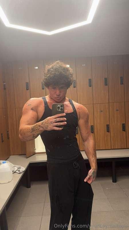 Crazy pump in the gym today🥵 Done forget to sub to my VIP pa..