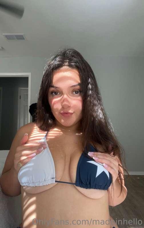 Bikini babe