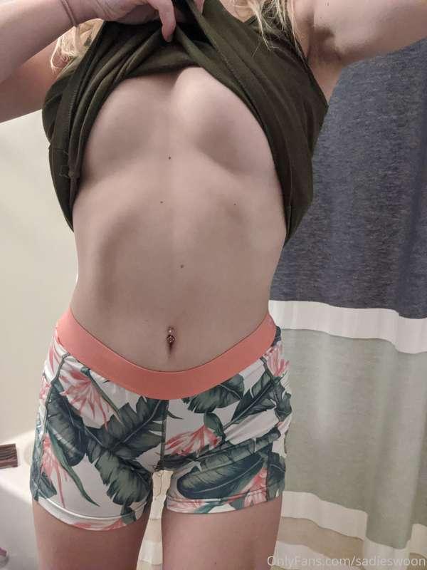 Strip me, swipe ➡️ 💋