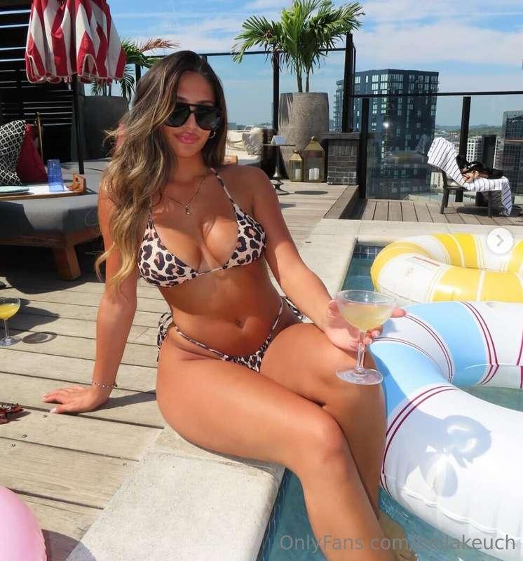 Officially the birthday girl 🥰 Will you be celebrating with ..