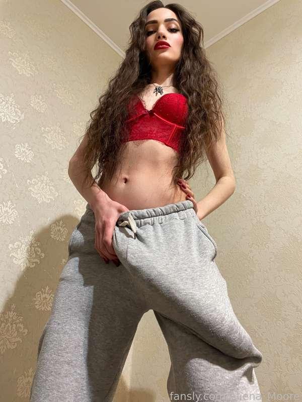 aliena_moore image #2